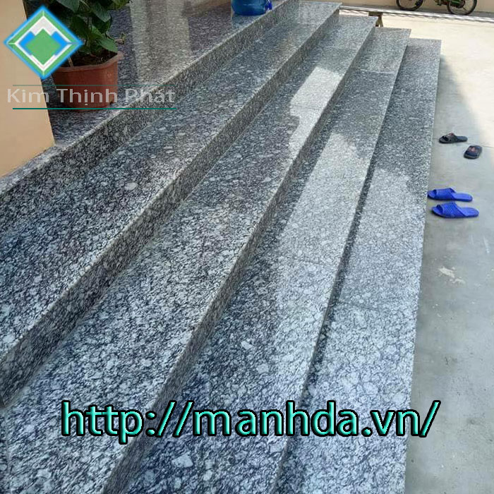 cầu thang đá hoa cương