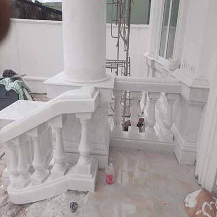 Con tiện Đá cầu hoa cương