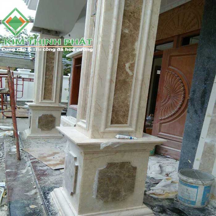 cột đá hoa cương vuông