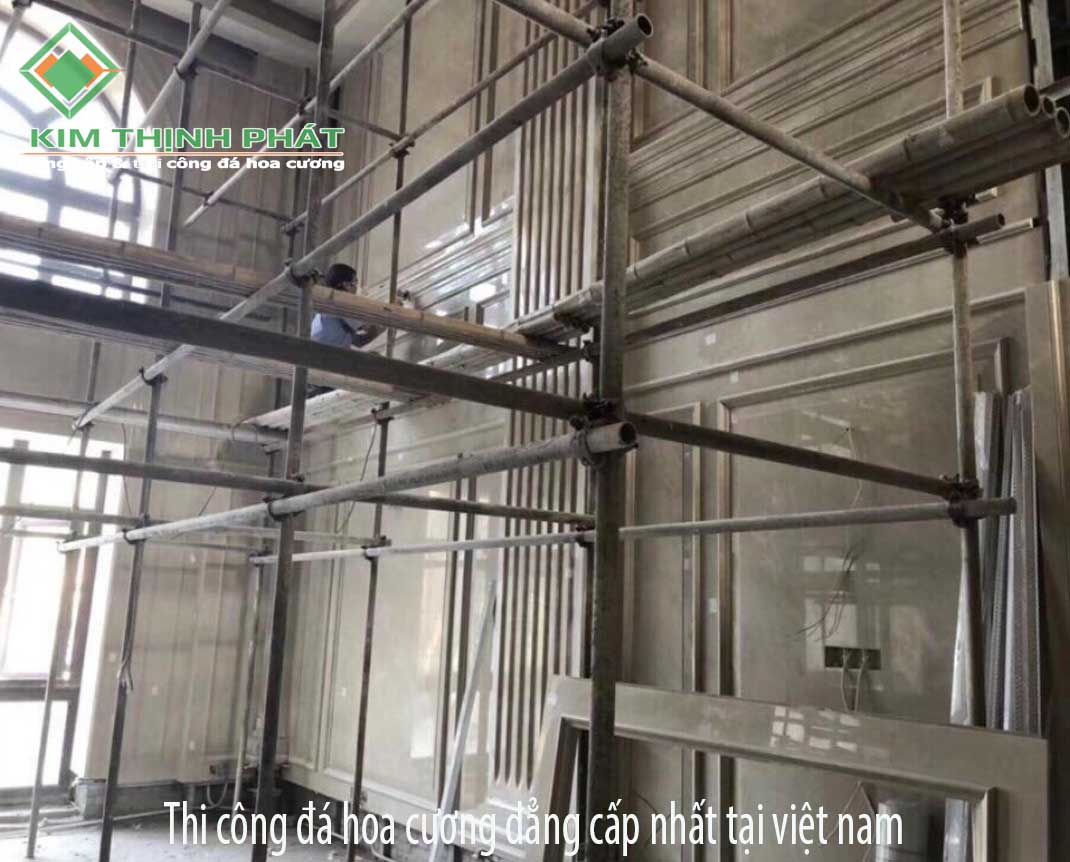 Thi công đá hoa cương bọc vách trong nhà