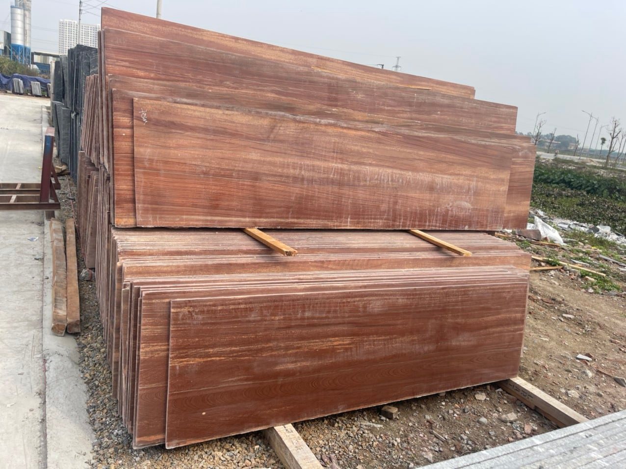 giá đá hoa cương tự nhiên