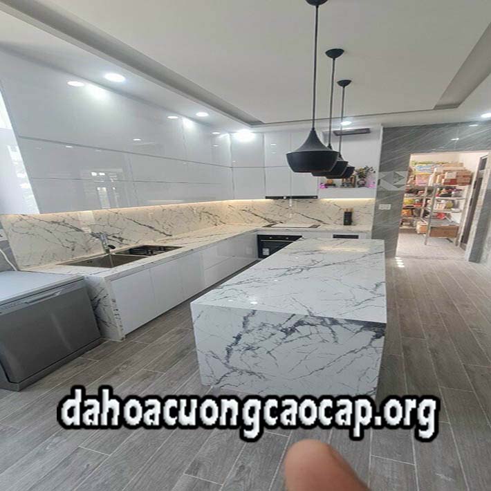 mẫu đá hoa cương ốp bàn bếp