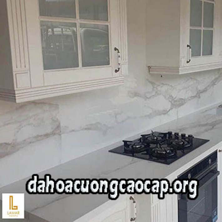 mẫu đá hoa cương ốp bàn bếp