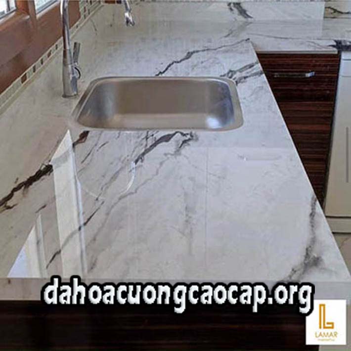 mẫu đá hoa cương ốp bàn bếp