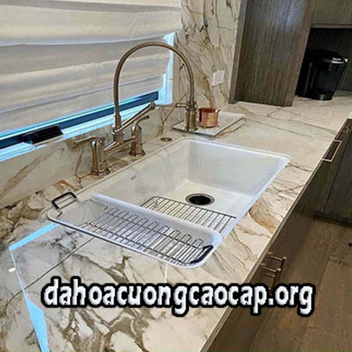 mẫu đá hoa cương ốp bàn bếp