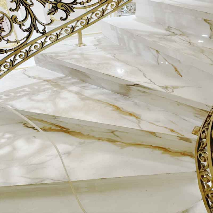 đá hoa cương trắng sứ ý có vân ốp cầu thang
